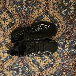 Black sparkly tennis shoes